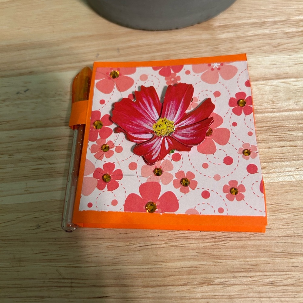 Floral Notepad Set with Pens - Picture 4 of 7